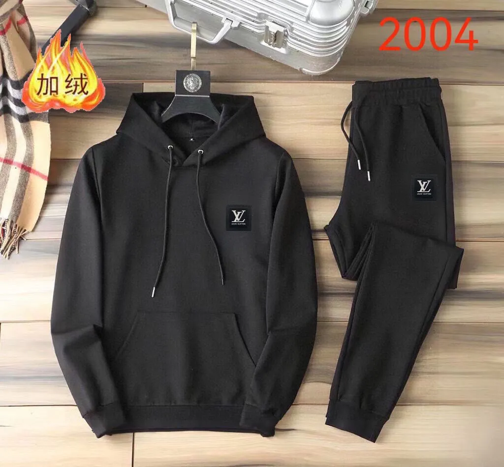 🅿️420 brand [LV Louis Vuitton] (velvet and thickened) 2025 spring new product, celebrities' favorite fashion-flavored casual suit, clean and neat tailoring, full of urban style. It is made of high-quality customized fabrics, with excellent thermal insulation effect inside, soft and dry feel, and a crisp and stylish upper body effect. The three-dimensional cutting process and the pattern are all of high standards, and the silhouette version has the right benefits! It is not tight at all, and you feel good when you wear it. So many top-quality raw materials create high-end products with unparalleled value. It is the first choice for high-end fashion people. (Size: M-4XL can wear up to 200 pounds)